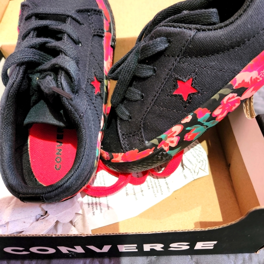 Converse toddle Girl's One Star Parkway Floral Ox Black/Cherry Red/Vintage Jade
